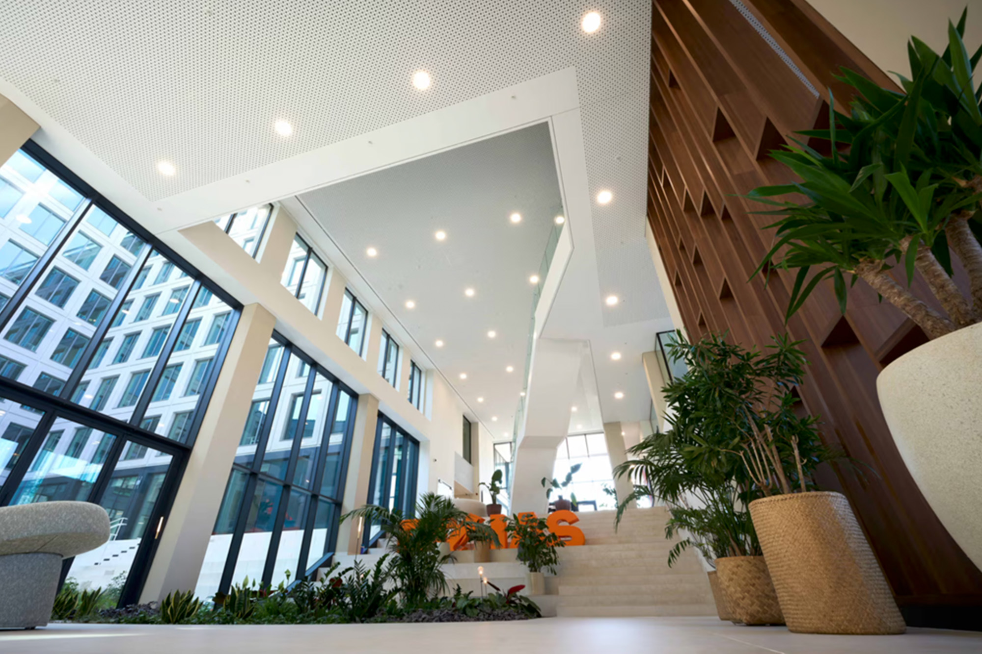 Knauf hult nieuwe Ethias-hoofdzetel in akoestisch comfort