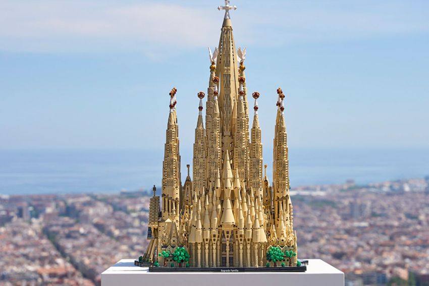 LEGO onthult grootste set ooit: de Sagrada Família met 12.060 onderdelen