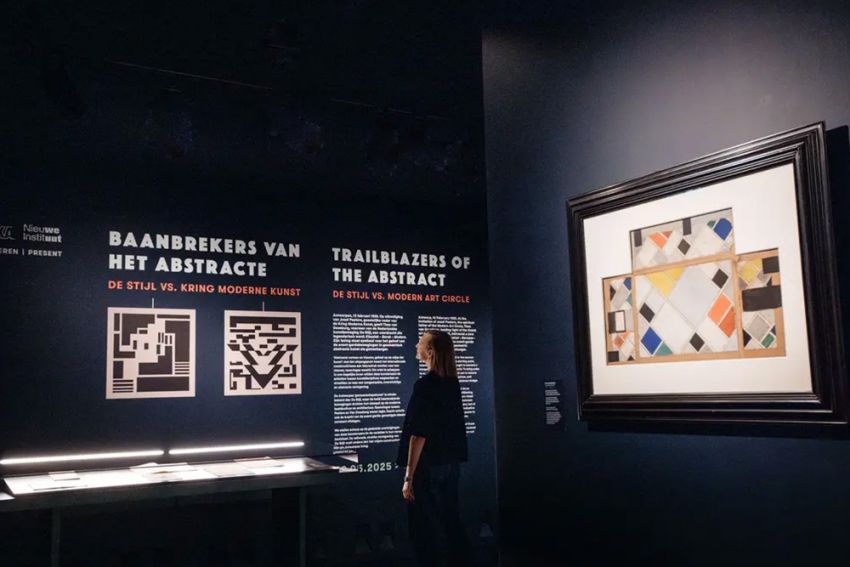 Baanbrekers van het abstracte. De Stijl versus Kring Moderne Kunst