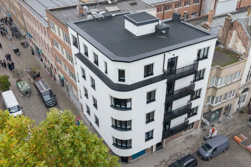 Deceuninck toont hoe innovatief kunststof buitenschrijnwerk zijn plaats verovert in het Brusselse stadsbeeld