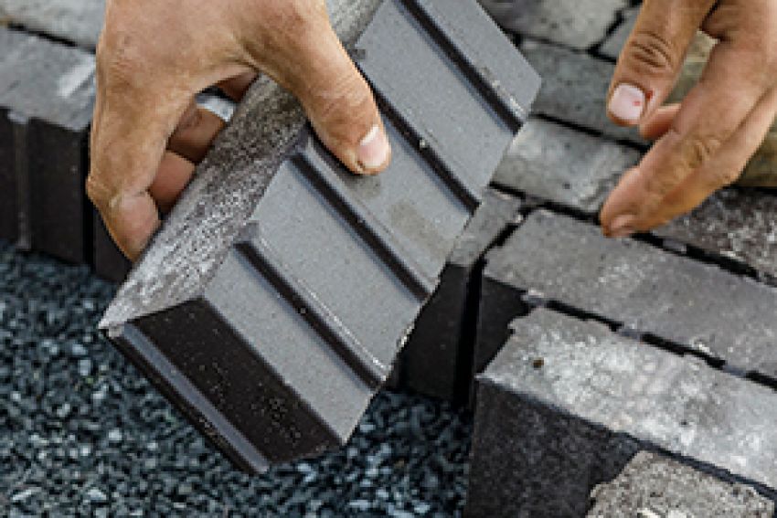 Wienerberger stelt oplossingen voor dak- en gevelrenovatie en grondverharding voor, alsook de nieuwe binnenmuur lijmsteen